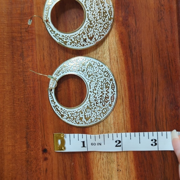 🤍 White and Gold Earrings - Picture 3 of 3